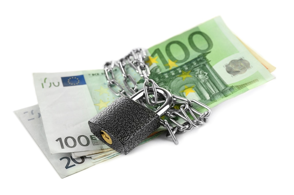 se la banca blocca il denaro sul conto del defunto